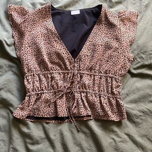 Abound cropped leopard top